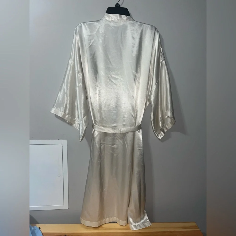 Victorias Secret Gold Label Robe - Picture 2 of 6